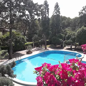 Отель New Tiffany's Park